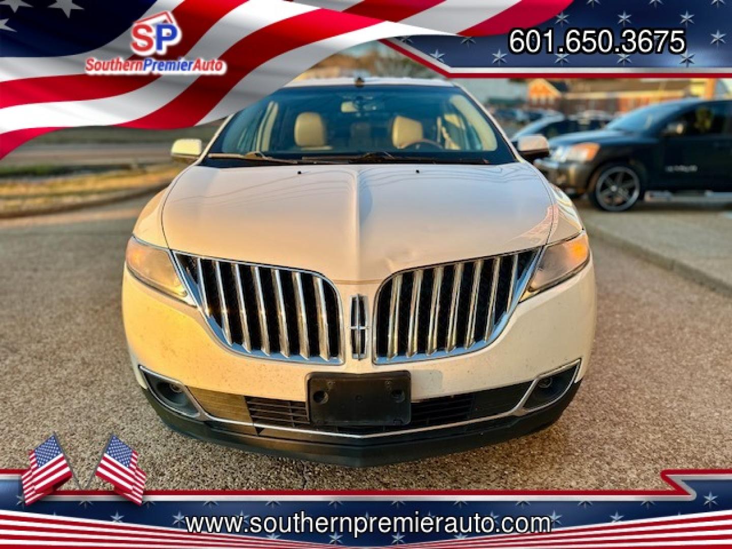 2013 WHITE LINCOLN MKX BASE (2LMDJ6JK0DB) , located at 922 W. Beacon St., Philadelphia, MS, 39350, (601) 650-3675, 32.770447, -89.127151 - Photo#1